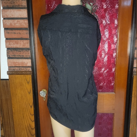 H&M Mens button-up animal print dress shirt. - Picture 2 of 5